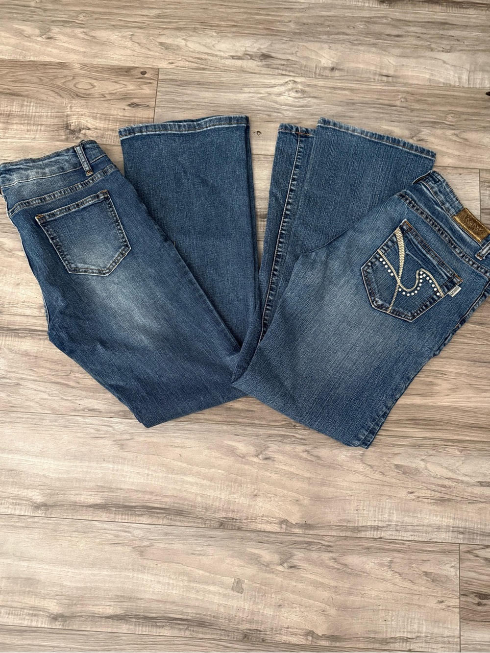 2 set of women’s jeans SHEIN and Kasiwei brand Dark Blue Flared